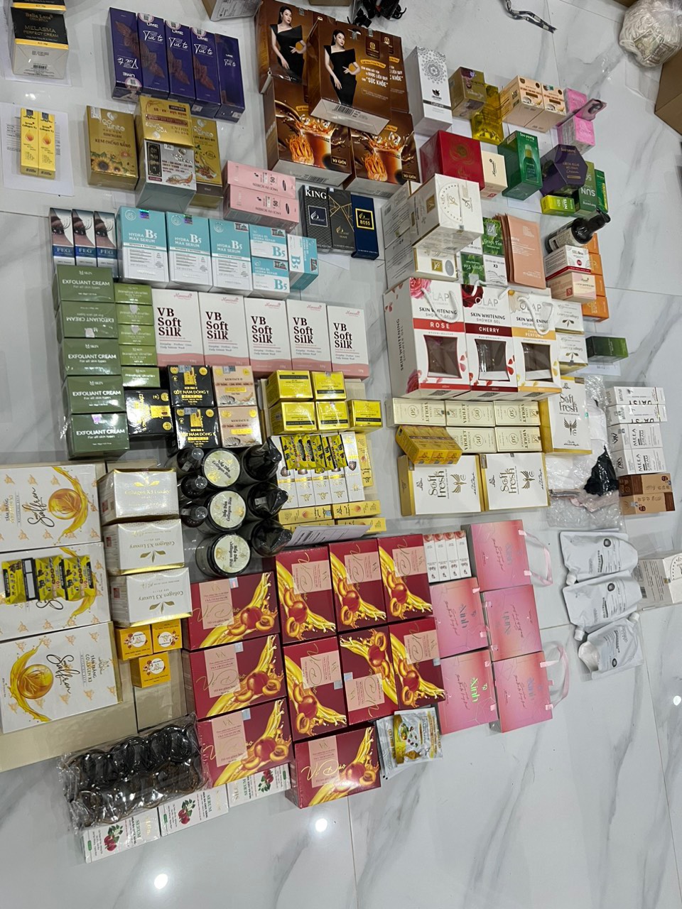 Gái đã có chồng thì làm đẹp ra đường cho ai ngắm Gái đã có chồng thì làm đẹp ra đường cho ai ngắm