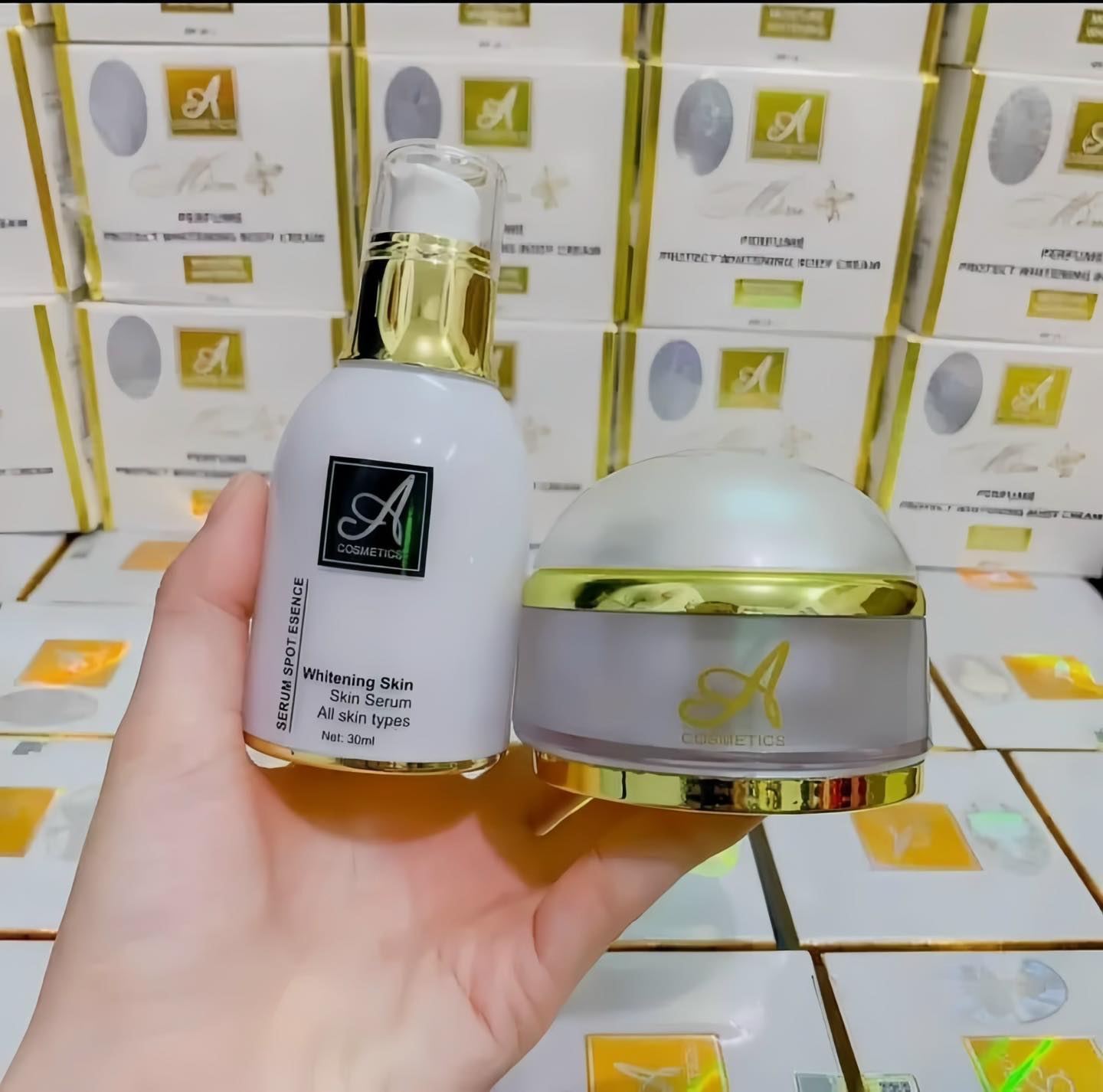 Combo cho làn da ít khuyết điểm mà muốn trắng da mịn màng đây ạ Combo cho làn da ít khuyết điểm mà muốn trắng da mịn màng đây ạ