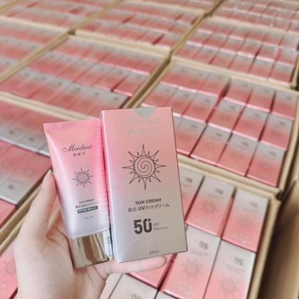 Mùa này nên dùng kem chống nắng mấy chị ơi Nắng quá nắng thoa kem mà thiếu bước chống nắng thi có lỗi cho da Mùa này nên dùng kem chống nắng mấy chị ơi Nắng quá nắng thoa kem mà thiếu bước chống nắng thi có lỗi cho da