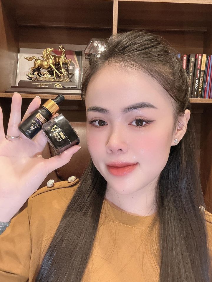 Đi tìm phương pháp dưỡng da ngon bổ rẻ thì va phải cặp đôi Bakuchiol Ampouule và Face Collagen thì sao ạ Đi tìm phương pháp dưỡng da ngon bổ rẻ thì va phải cặp đôi Bakuchiol Ampouule và Face Collagen thì sao ạ