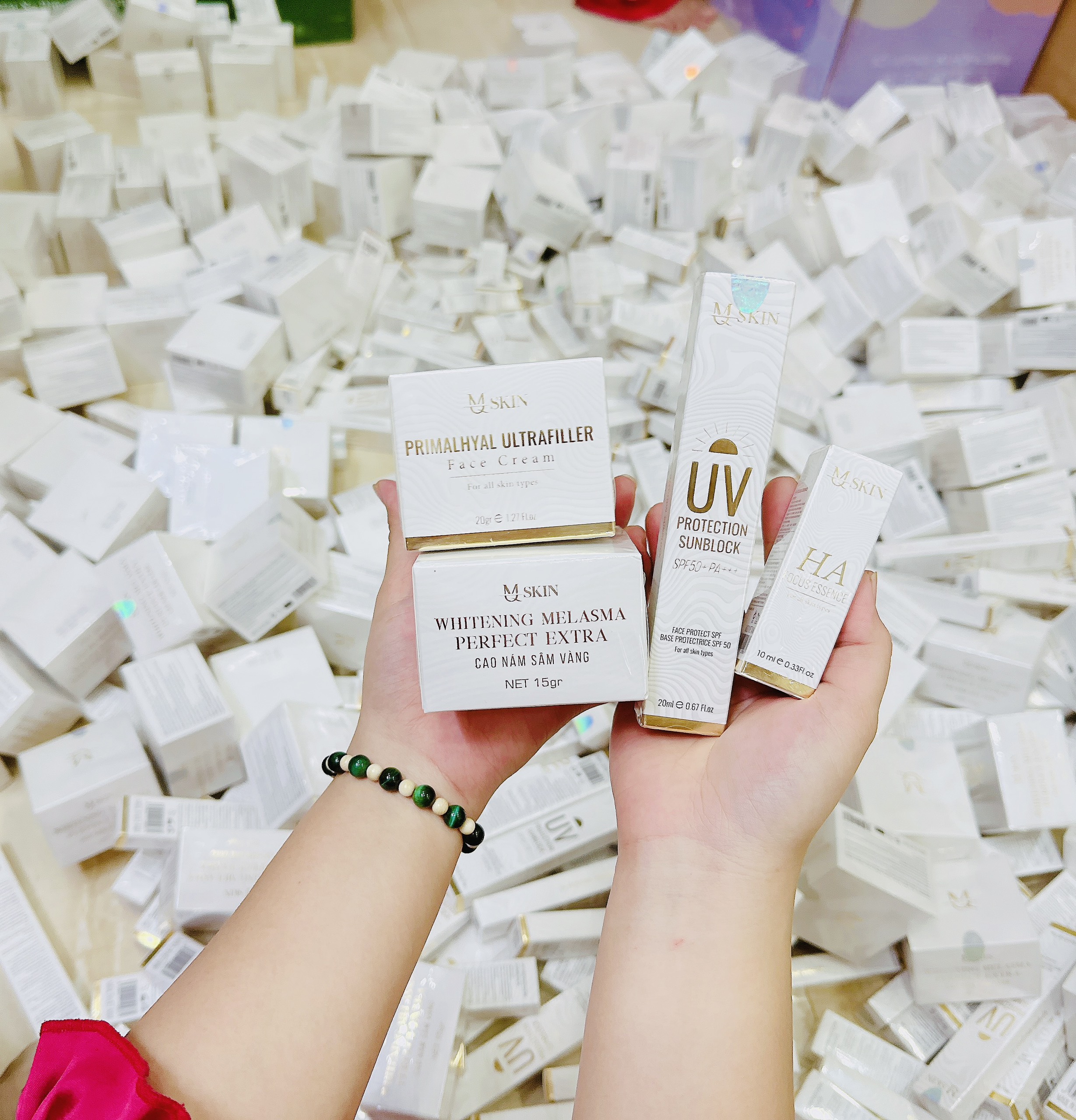 Bên shop em có hàng ạ Bên shop em có hàng ạ