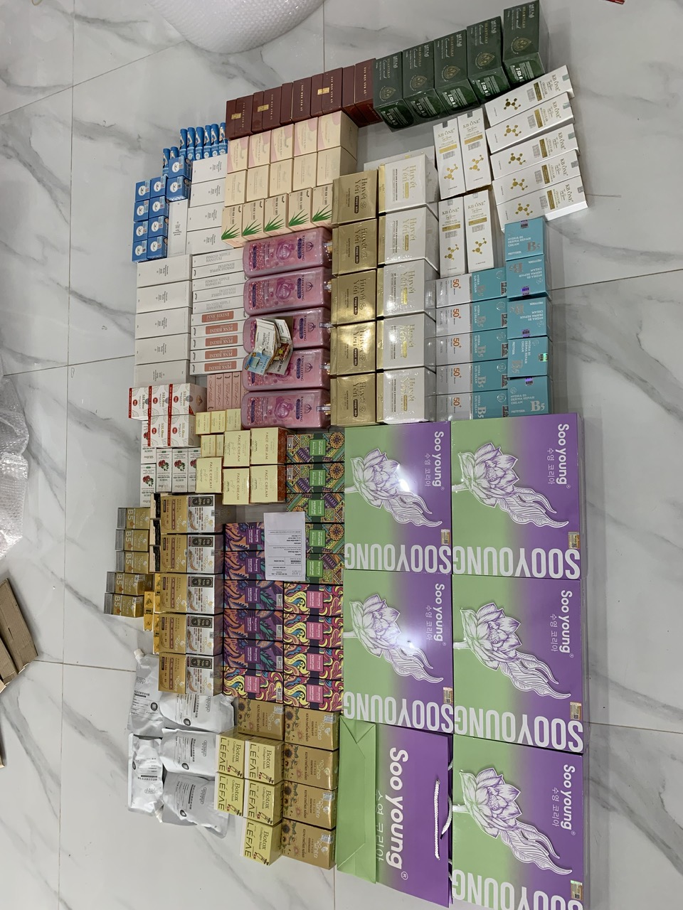 Đã online đừng ngại chi tương tác Lỡ thấy thì vẫy phát cho mát lòng nhau.