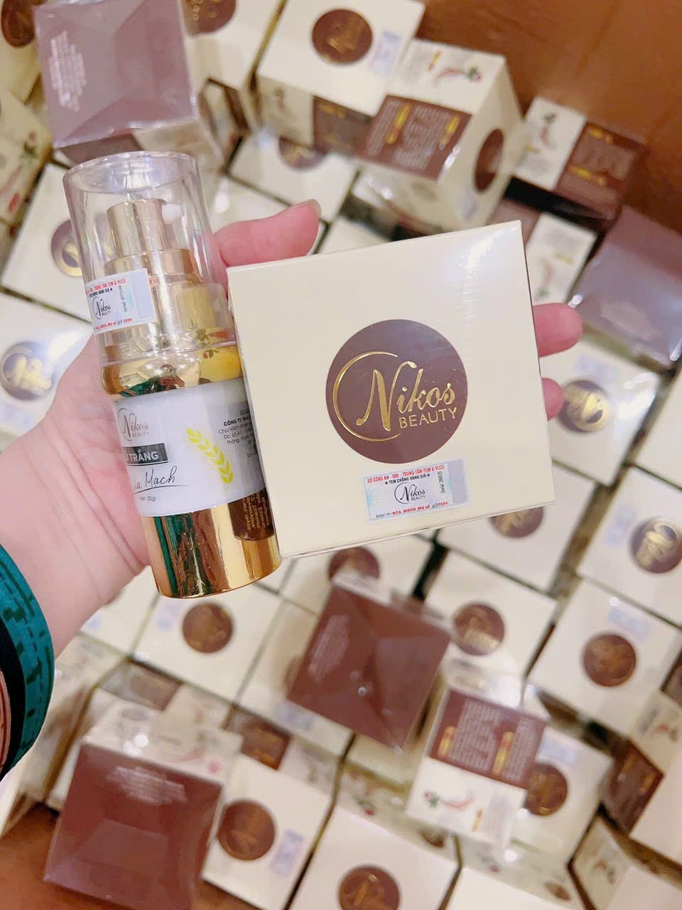 Ủ trắng da mặt Nikos chính hãng 1 lần ủ bằng 10 lần sử dụng kem Ủ trắng da mặt Nikos chính hãng 1 lần ủ bằng 10 lần sử dụng kem