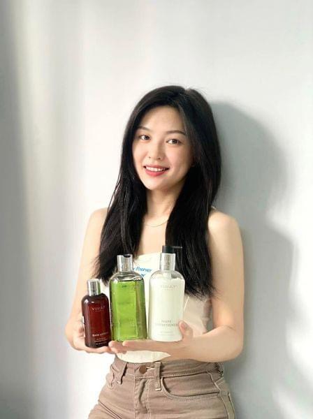 Quà tặng 20/10 tuyệt vời kèm hộp và túi xịn xò Muốn tóc hết hơi tóc con mọc nhiều nhanh dài giảm rụng mà không biết tới tinh dầu bưởi Vijully thì thật là tiếc Quà tặng 20/10 tuyệt vời kèm hộp và túi xịn xò Muốn tóc hết hơi tóc con mọc nhiều nhanh dài giảm rụng mà không biết tới tinh dầu bưởi Vijully thì thật là tiếc