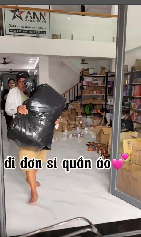 Ước gì ai cũng thương mình Đồ gì mình úp cũng đầy ng mua