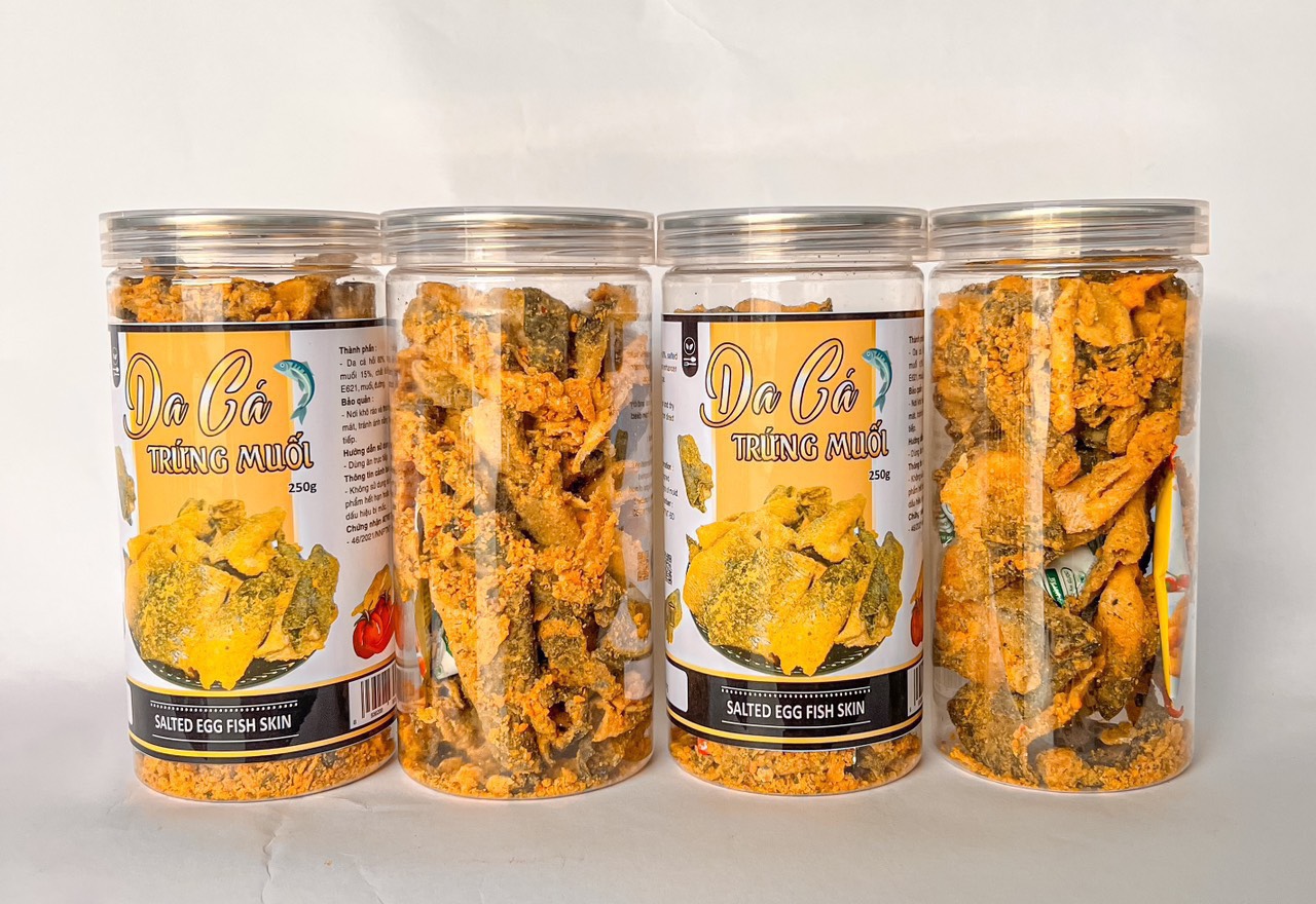 Tết này shop em có bán thêm đồ ăn vặt nha khách có đầy đủ các món luôn ạ Tết này shop em có bán thêm đồ ăn vặt nha khách có đầy đủ các món luôn ạ