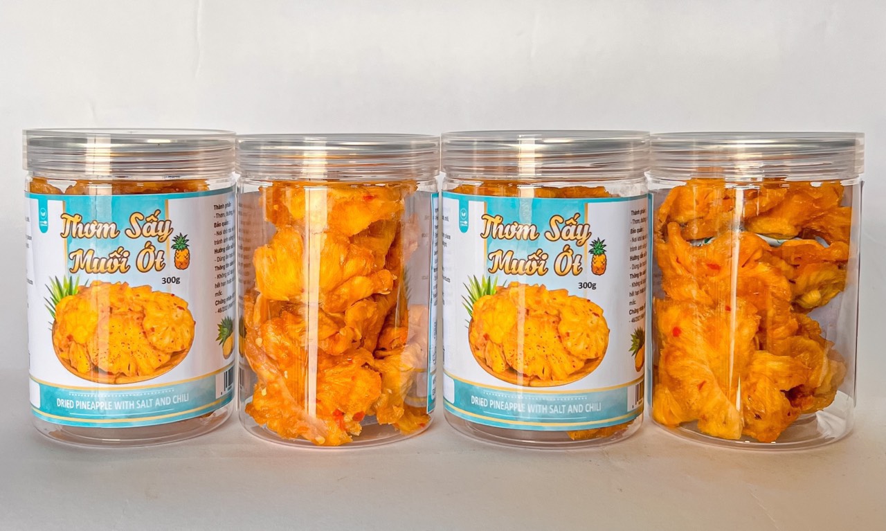 Tết này shop em có bán thêm đồ ăn vặt nha khách có đầy đủ các món luôn ạ Tết này shop em có bán thêm đồ ăn vặt nha khách có đầy đủ các món luôn ạ