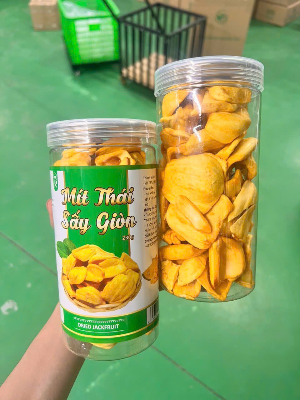 Tết này shop em có bán thêm đồ ăn vặt nha khách có đầy đủ các món luôn ạ Tết này shop em có bán thêm đồ ăn vặt nha khách có đầy đủ các món luôn ạ