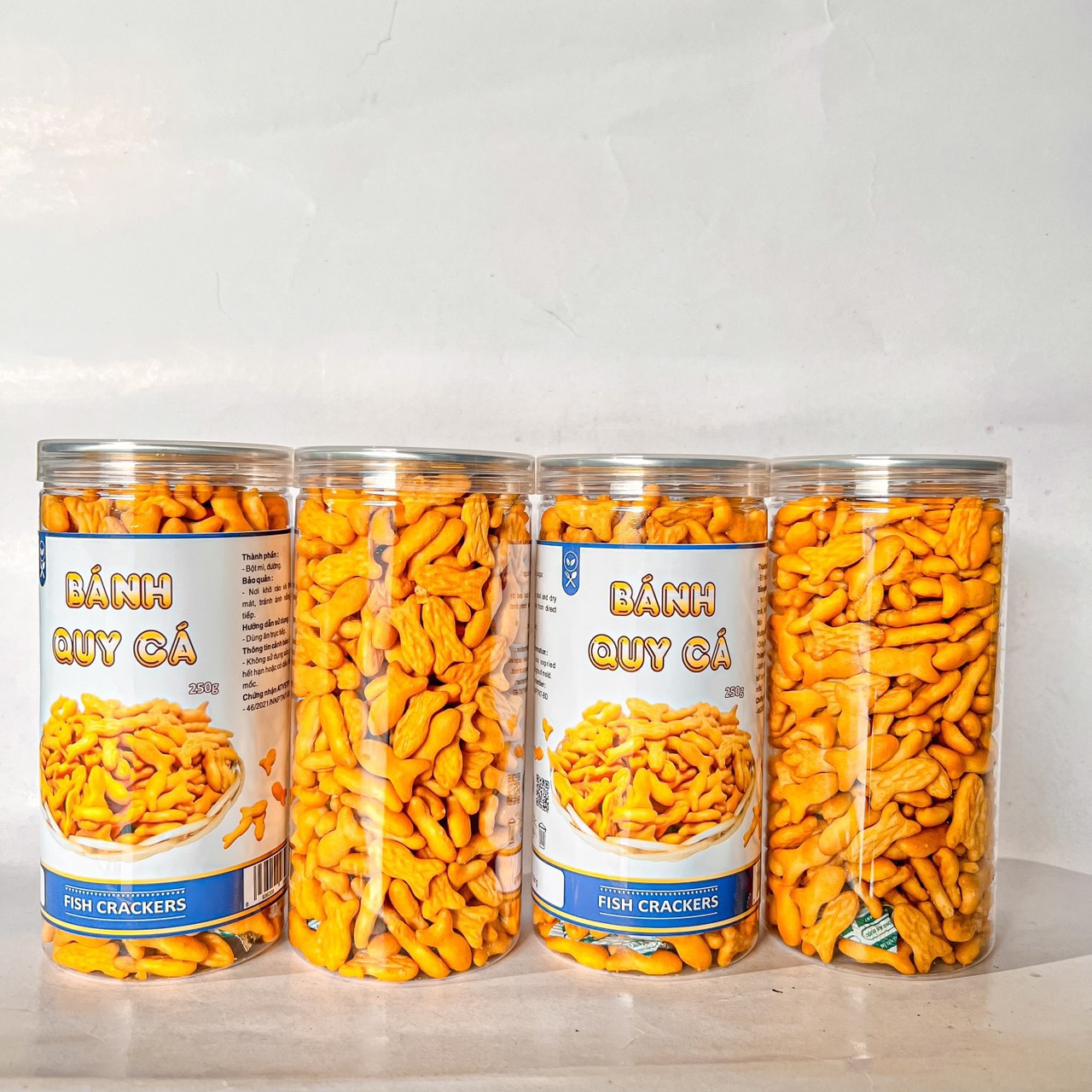 Tết này shop em có bán thêm đồ ăn vặt nha khách có đầy đủ các món luôn ạ Tết này shop em có bán thêm đồ ăn vặt nha khách có đầy đủ các món luôn ạ