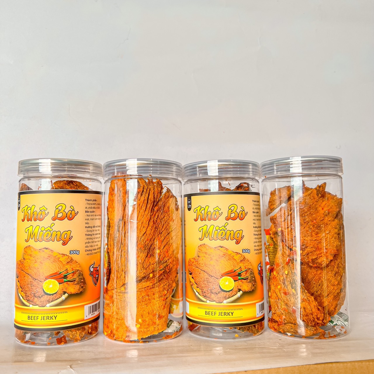 Tết này shop em có bán thêm đồ ăn vặt nha khách có đầy đủ các món luôn ạ Tết này shop em có bán thêm đồ ăn vặt nha khách có đầy đủ các món luôn ạ