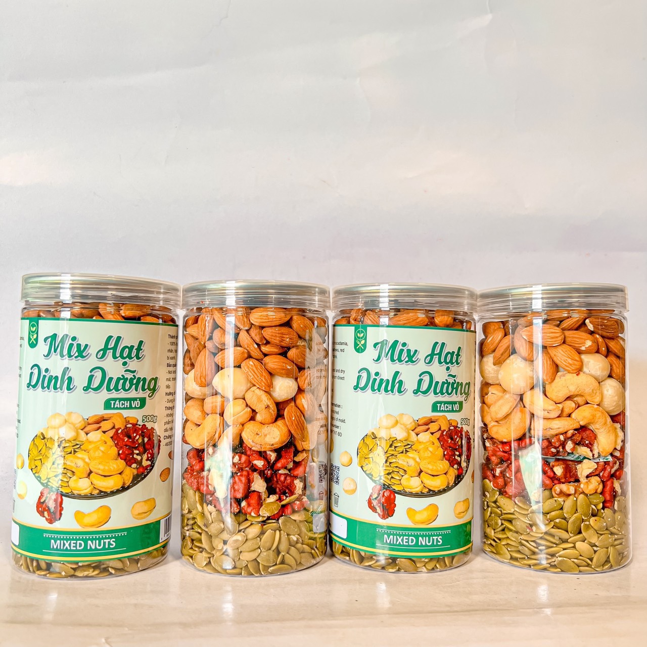 Tết này shop em có bán thêm đồ ăn vặt nha khách có đầy đủ các món luôn ạ Tết này shop em có bán thêm đồ ăn vặt nha khách có đầy đủ các món luôn ạ