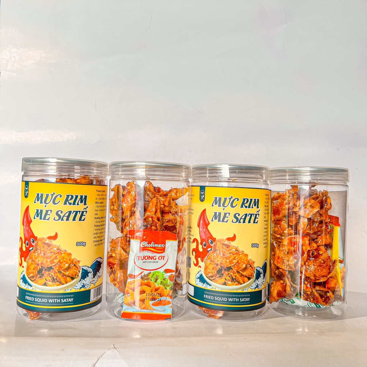 Tết này shop em có bán thêm đồ ăn vặt nha khách có đầy đủ các món luôn ạ Tết này shop em có bán thêm đồ ăn vặt nha khách có đầy đủ các món luôn ạ