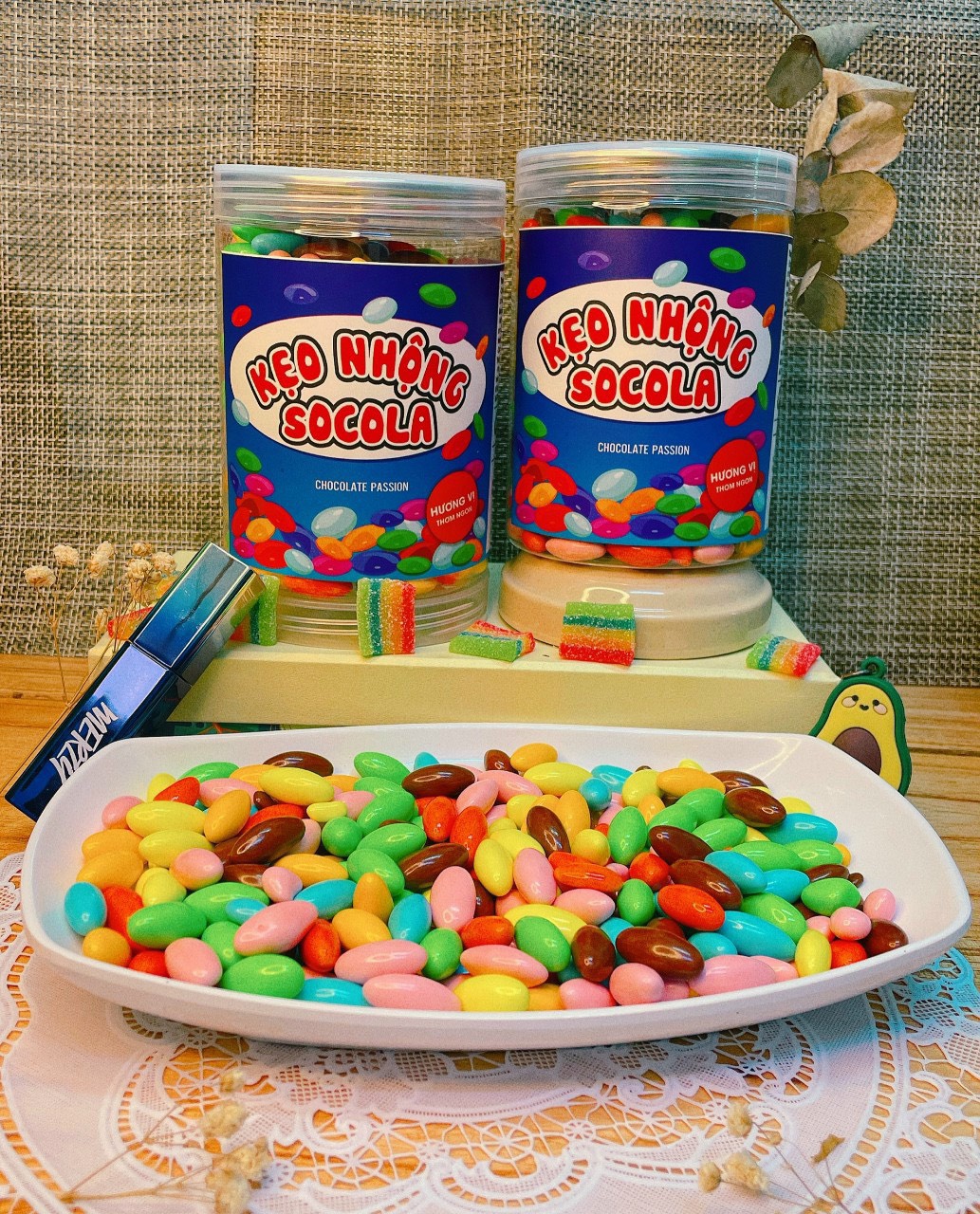 Tết này shop em có bán thêm đồ ăn vặt nha khách có đầy đủ các món luôn ạ Tết này shop em có bán thêm đồ ăn vặt nha khách có đầy đủ các món luôn ạ