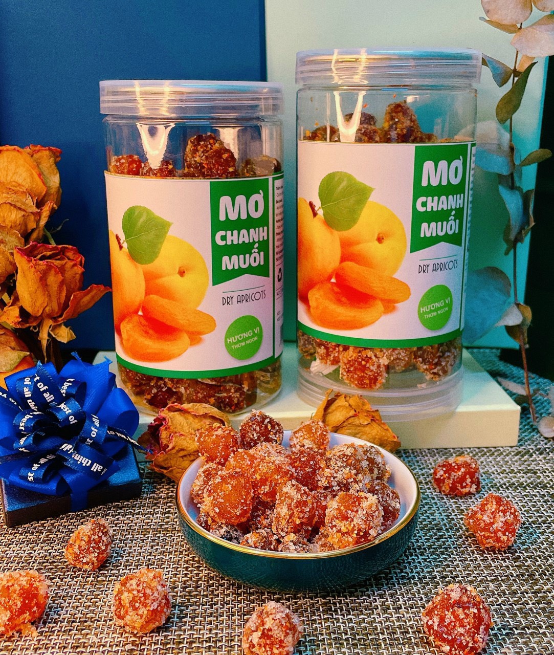 Tết này shop em có bán thêm đồ ăn vặt nha khách có đầy đủ các món luôn ạ Tết này shop em có bán thêm đồ ăn vặt nha khách có đầy đủ các món luôn ạ