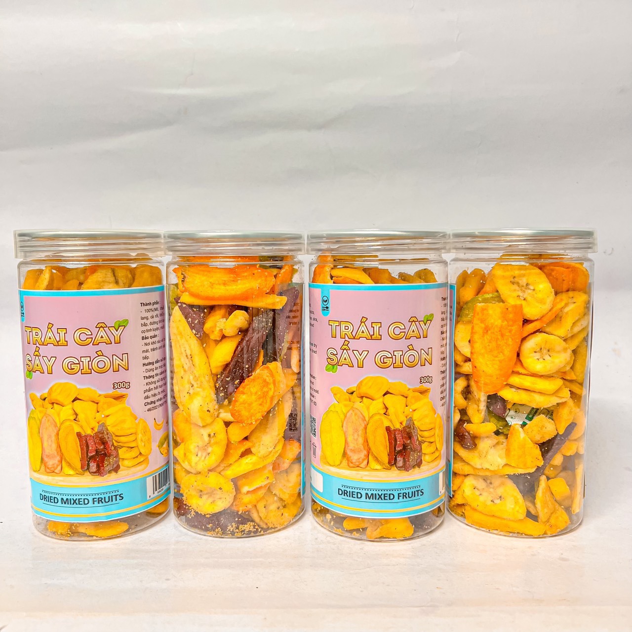 Tết này shop em có bán thêm đồ ăn vặt nha khách có đầy đủ các món luôn ạ Tết này shop em có bán thêm đồ ăn vặt nha khách có đầy đủ các món luôn ạ