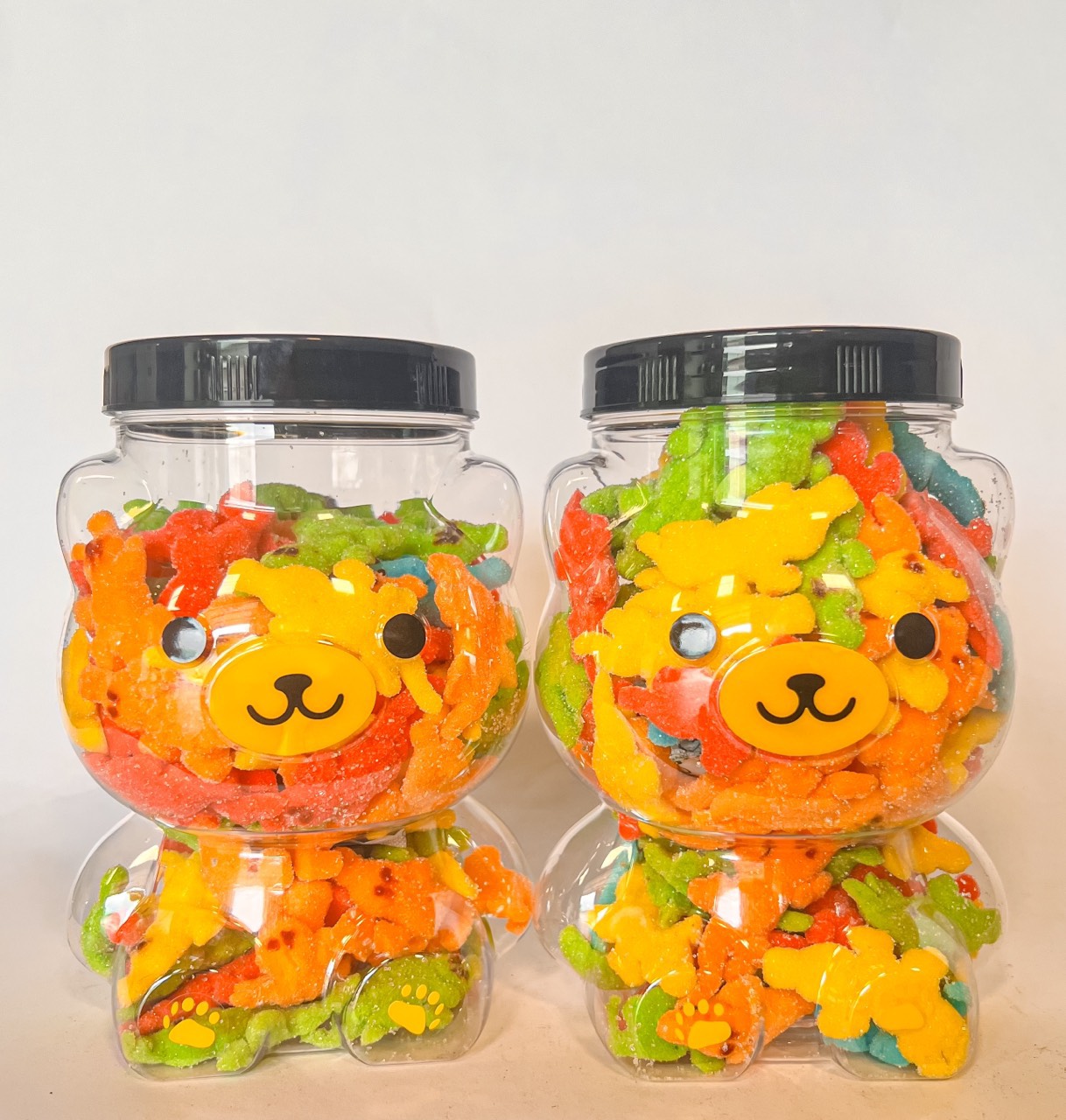 Tết này shop em có bán thêm đồ ăn vặt nha khách có đầy đủ các món luôn ạ Tết này shop em có bán thêm đồ ăn vặt nha khách có đầy đủ các món luôn ạ