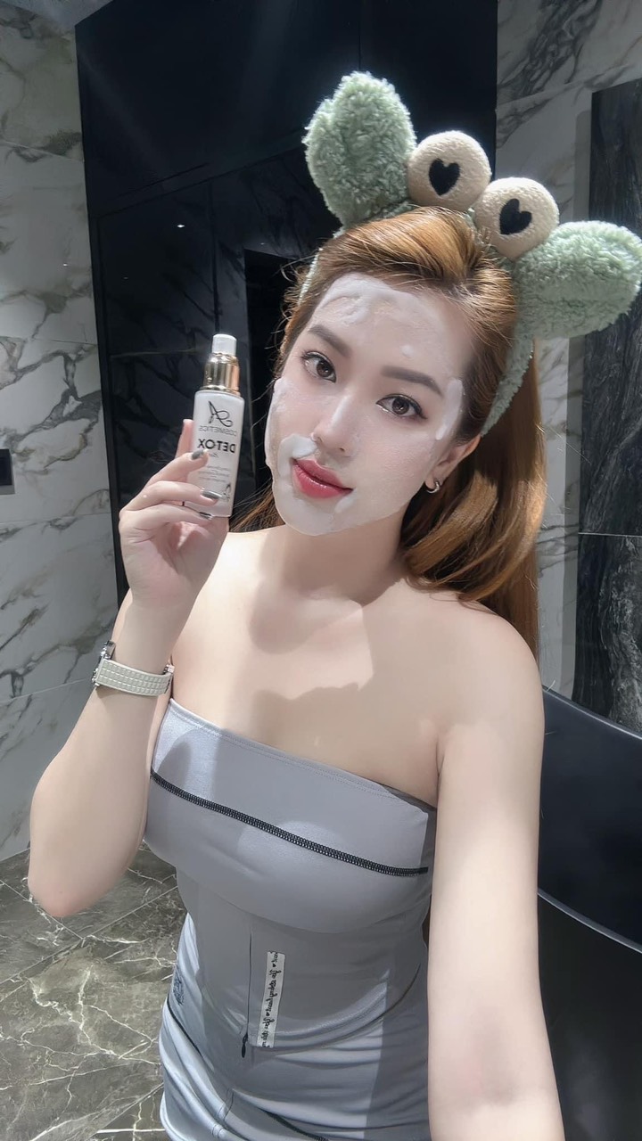 Bán em detox này 5 năm thì Phương Anh sài chắc cả 1.000 chai Bán em detox này 5 năm thì Phương Anh sài chắc cả 1.000 chai