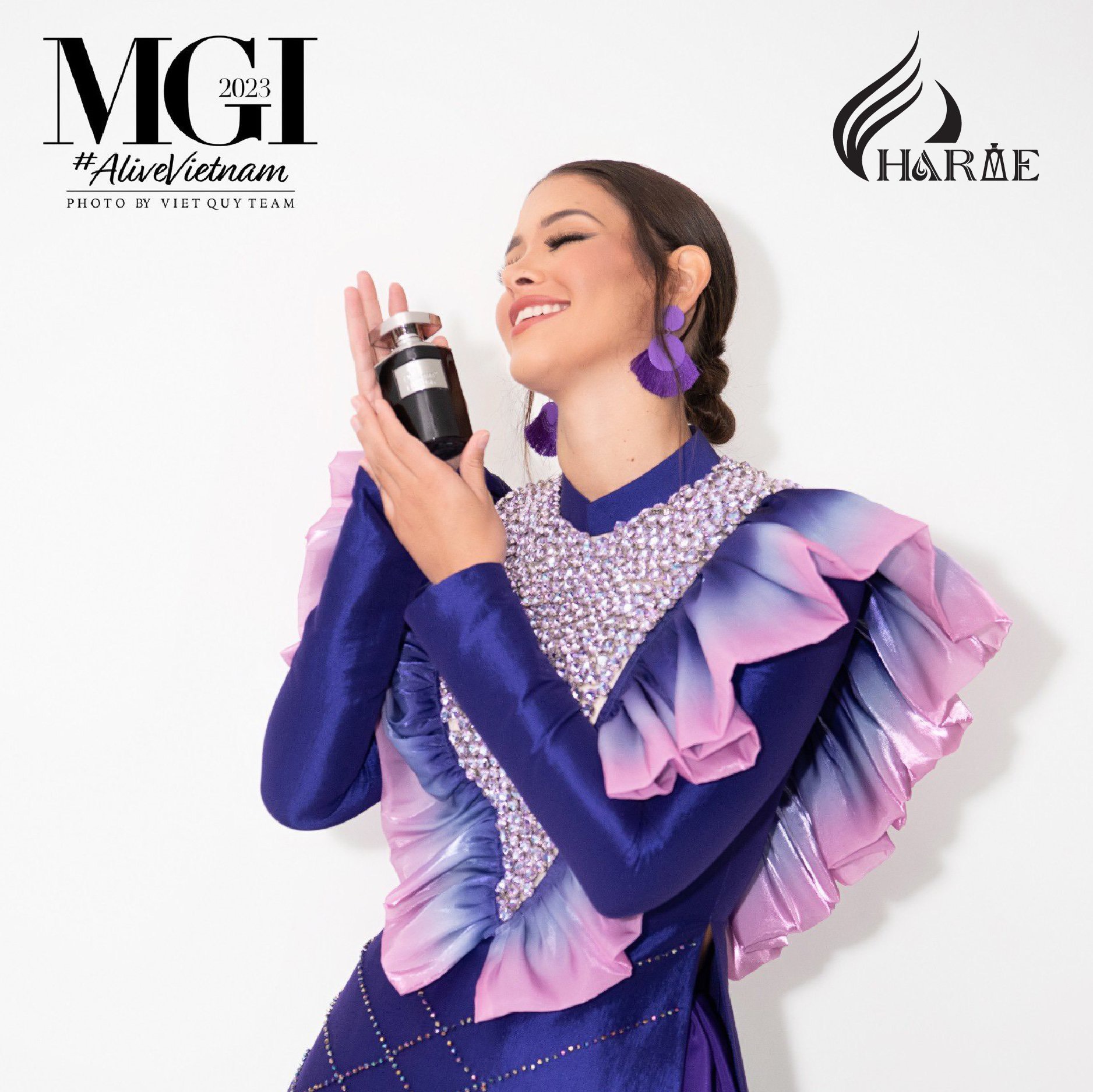 Không chỉ là một chai nước hoa Charme Luxury còn là biểu tượng của sự quyền lực và nam tính Không chỉ là một chai nước hoa Charme Luxury còn là biểu tượng của sự quyền lực và nam tính