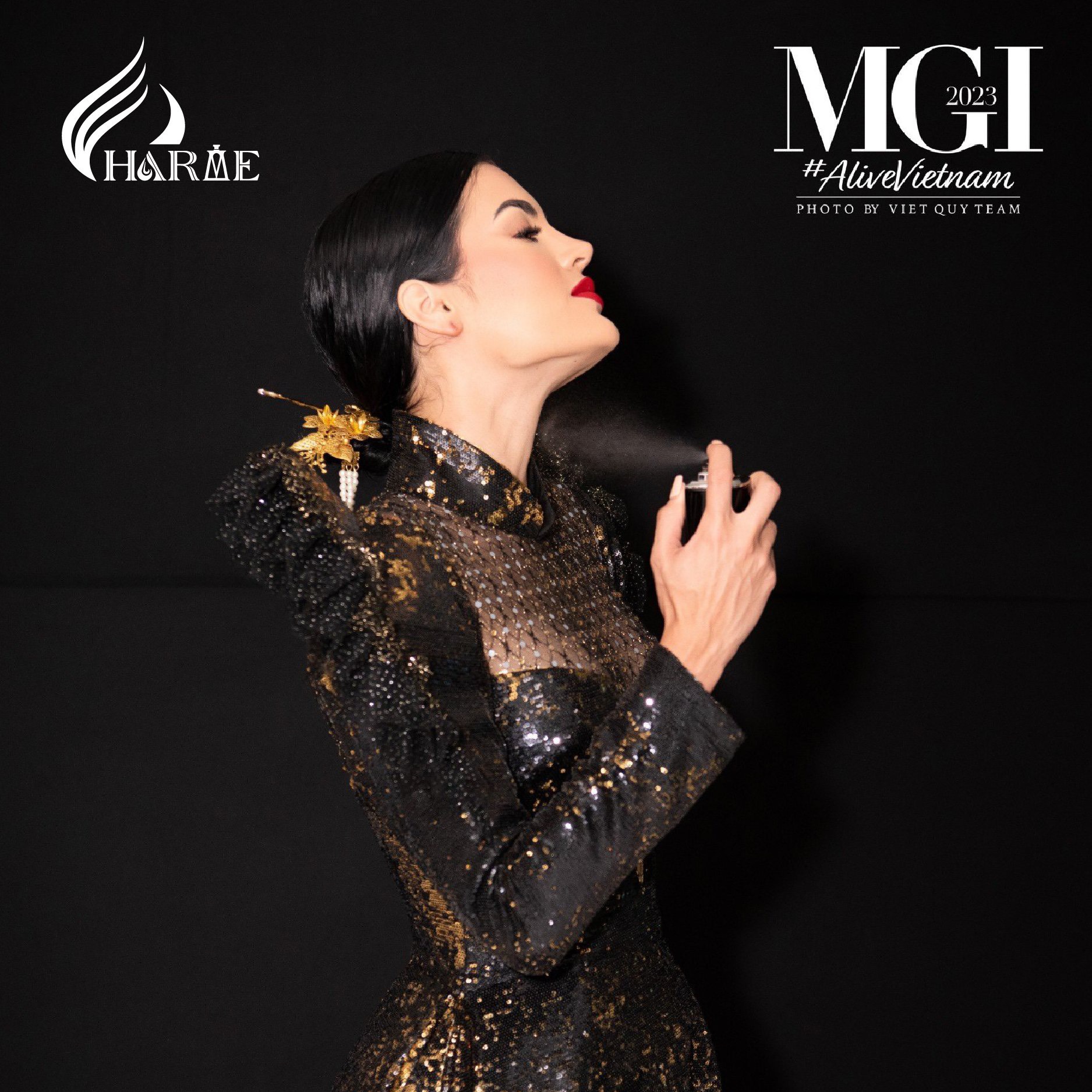 Không chỉ là một chai nước hoa Charme Luxury còn là biểu tượng của sự quyền lực và nam tính Không chỉ là một chai nước hoa Charme Luxury còn là biểu tượng của sự quyền lực và nam tính