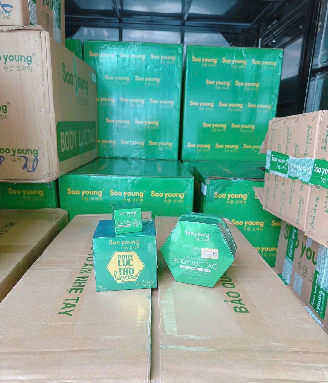 Body Lục Tảo mẫu mới tặng kích trắng Body Lục Tảo mẫu mới tặng kích trắng