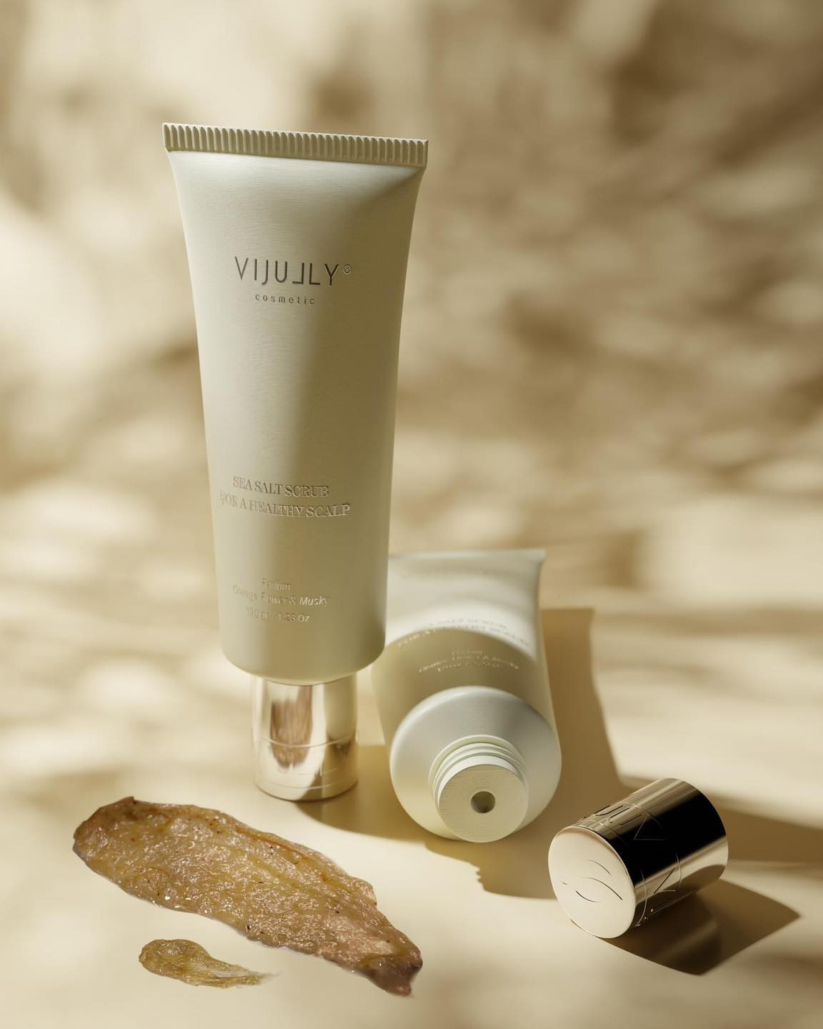 Muối tẩy tế bào chết cho da đầu Vijully không chỉ loại bỏ các tế bào da chết một cách nhẹ nhàng mà còn kích thích sự phục hồi tế bào mới Muối tẩy tế bào chết cho da đầu Vijully không chỉ loại bỏ các tế bào da chết một cách nhẹ nhàng mà còn kích thích sự phục hồi tế bào mới