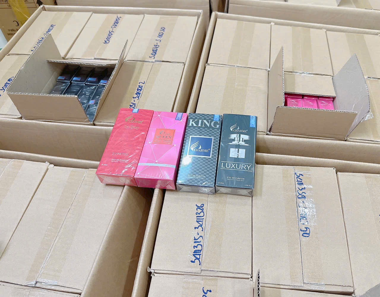 Hàng mới về những mẫu này sẵn kho ANN nha khách Hàng mới về những mẫu này sẵn kho ANN nha khách