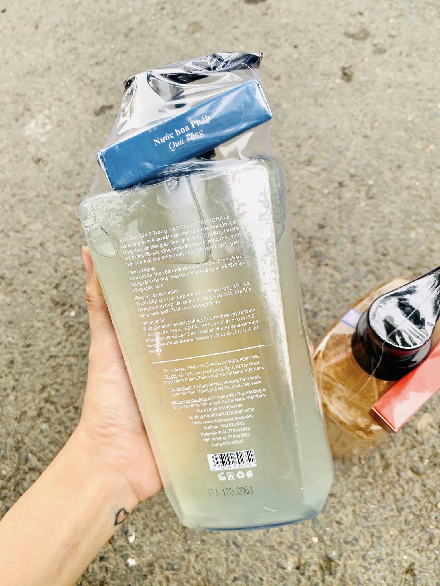 Sữa Tắm Gội Toàn Thân Boss Charme 5IN1 Màu Nâu Xanh Sữa Tắm Gội Toàn Thân Boss Charme 5IN1 Màu Nâu Xanh