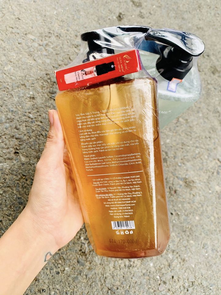 Sữa Tắm Gội Toàn Thân Boss Charme 5IN1 Màu Nâu Xanh Sữa Tắm Gội Toàn Thân Boss Charme 5IN1 Màu Nâu Xanh