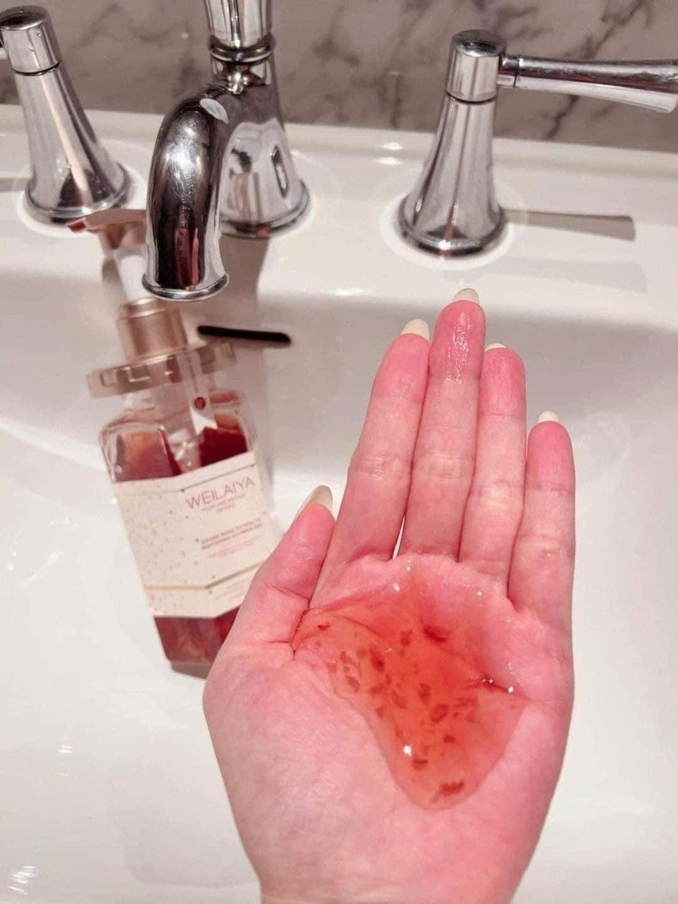 Sữa Tắm Weilaiya Em í đang là best seller mới nhất của dòng Vaseline cao cấp đây ạ Sữa Tắm Weilaiya Em í đang là best seller mới nhất của dòng Vaseline cao cấp đây ạ