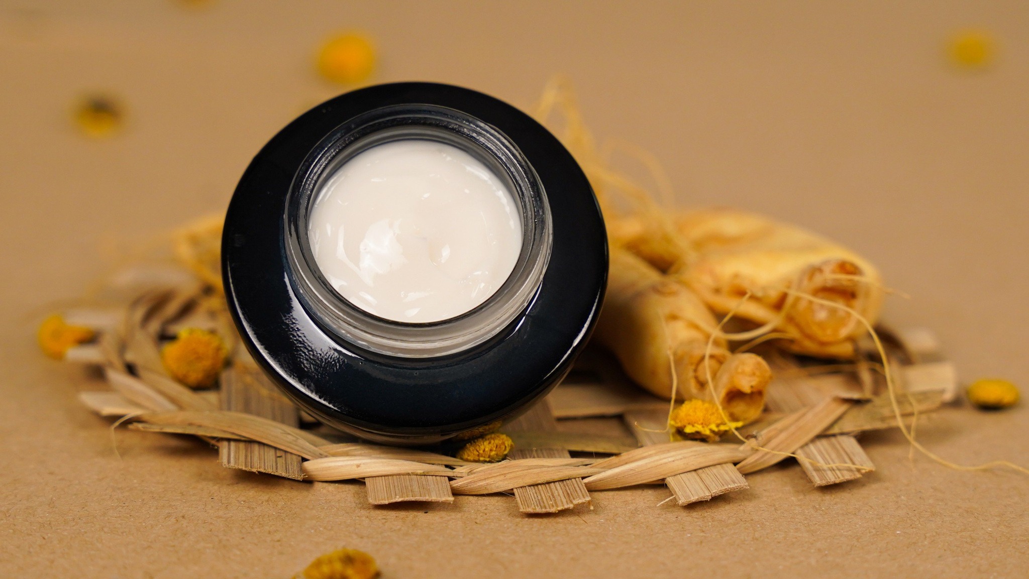 Dakami Black Ginseng Dakami Sâm đen Dakami Black Ginseng Dakami Sâm đen