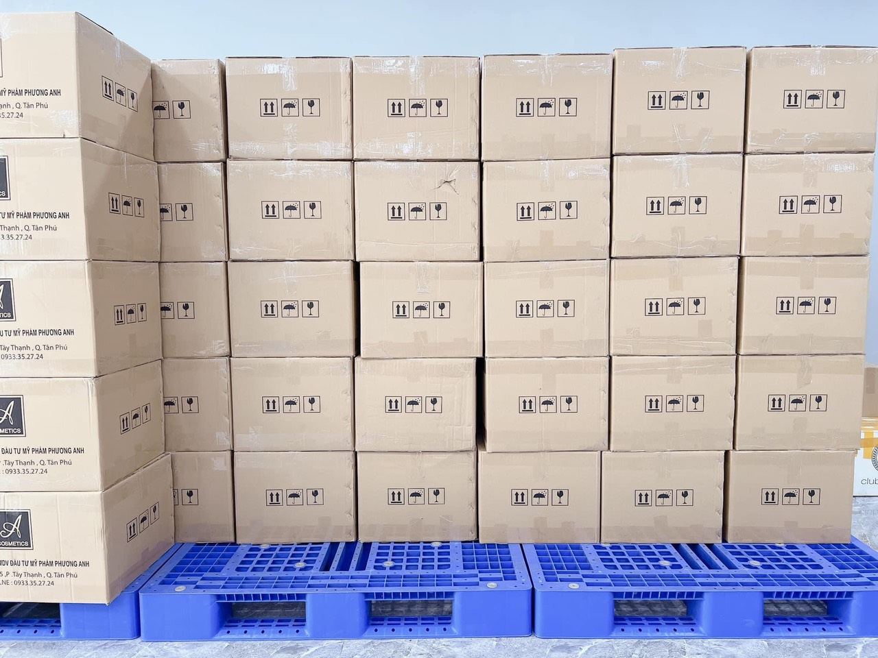 Tháng này công ty chạy thưởng shop ôm được giá tốt bán đầu thùng giá ok lắm Tháng này công ty chạy thưởng shop ôm được giá tốt bán đầu thùng giá ok lắm