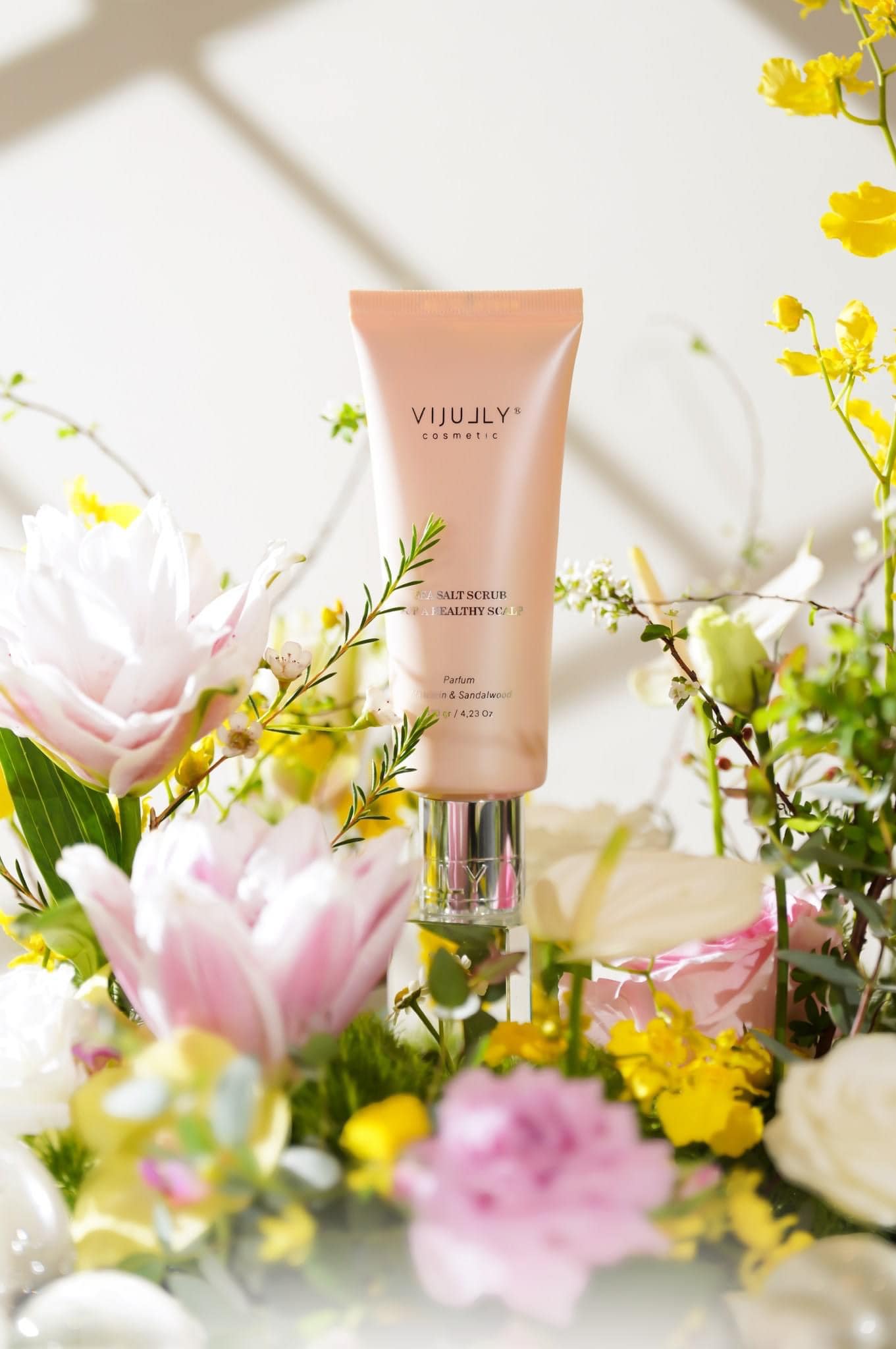 Muối tẩy tế bào chết da đầu Vijully phiên bản đặc biệt lưu giữ hương thơm tinh tế trên từng sợi tóc