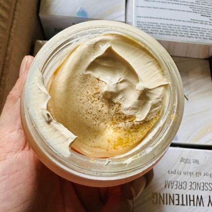 Kem Body Sâm Vàng MQ Skin Essence Cream (Tặng Kích Trắng) Kem Body Sâm Vàng MQ Skin Essence Cream (Tặng Kích Trắng)