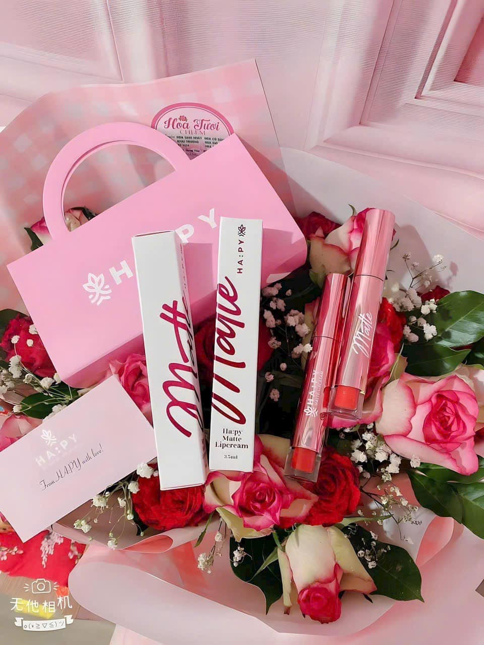 Chị em nào xài em son siêu lì Happy Matte Lipcream này mà không thích không ưng được chứ Chị em nào xài em son siêu lì Happy Matte Lipcream này mà không thích không ưng được chứ
