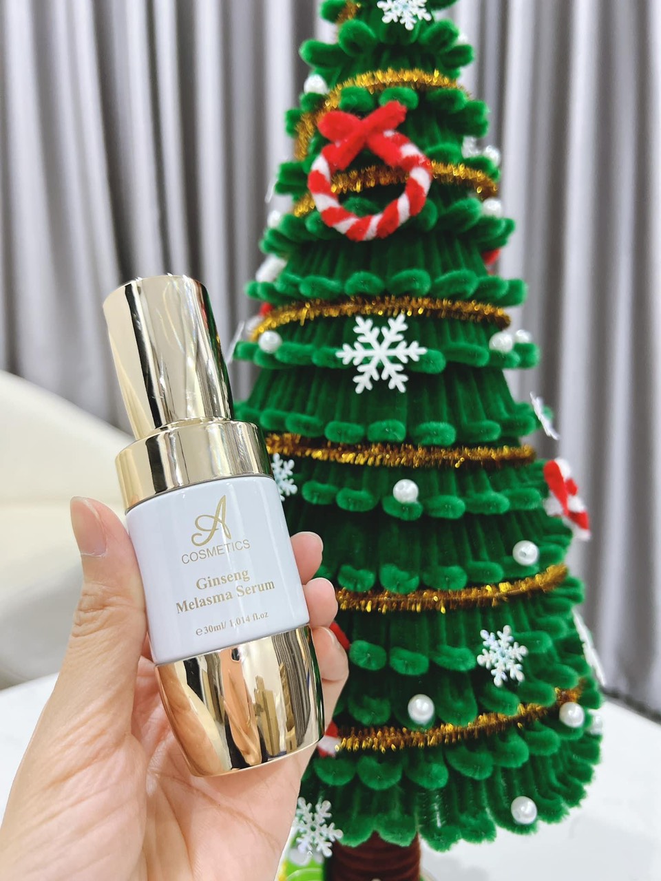 Thả nhẹ một chiếc Serum dưỡng trắng mờ thâm nám Thả nhẹ một chiếc Serum dưỡng trắng mờ thâm nám