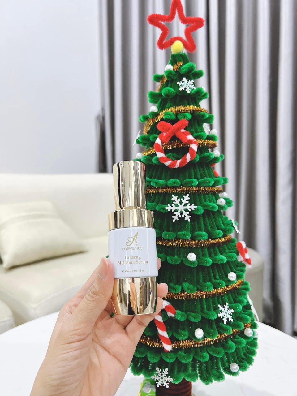 Thả nhẹ một chiếc Serum dưỡng trắng mờ thâm nám Thả nhẹ một chiếc Serum dưỡng trắng mờ thâm nám