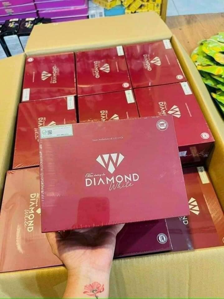 Viên uống trắng da Ngọc Trinh ra mắt siêu phẩm trắng da trị nám tàn nhang Diamond White hiệu quả gấp 3 lần phiên bản Beautyplus cũ. Viên uống trắng da Ngọc Trinh ra mắt siêu phẩm trắng da trị nám tàn nhang Diamond White hiệu quả gấp 3 lần phiên bản Beautyplus cũ.