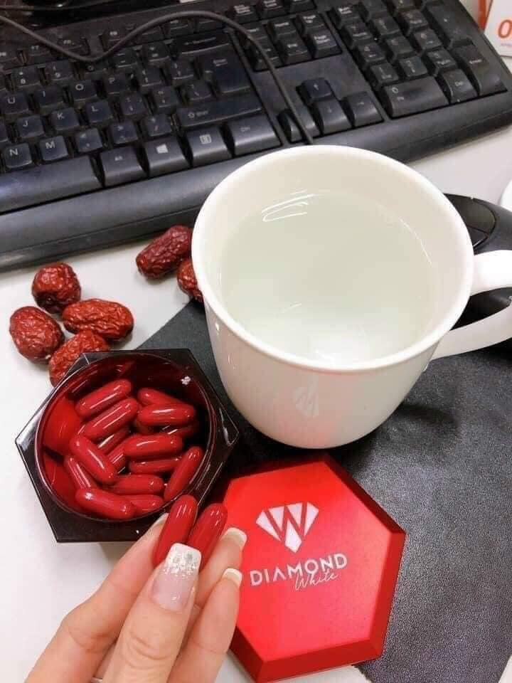 Viên uống trắng da Ngọc Trinh ra mắt siêu phẩm trắng da trị nám tàn nhang Diamond White hiệu quả gấp 3 lần phiên bản Beautyplus cũ. Viên uống trắng da Ngọc Trinh ra mắt siêu phẩm trắng da trị nám tàn nhang Diamond White hiệu quả gấp 3 lần phiên bản Beautyplus cũ.