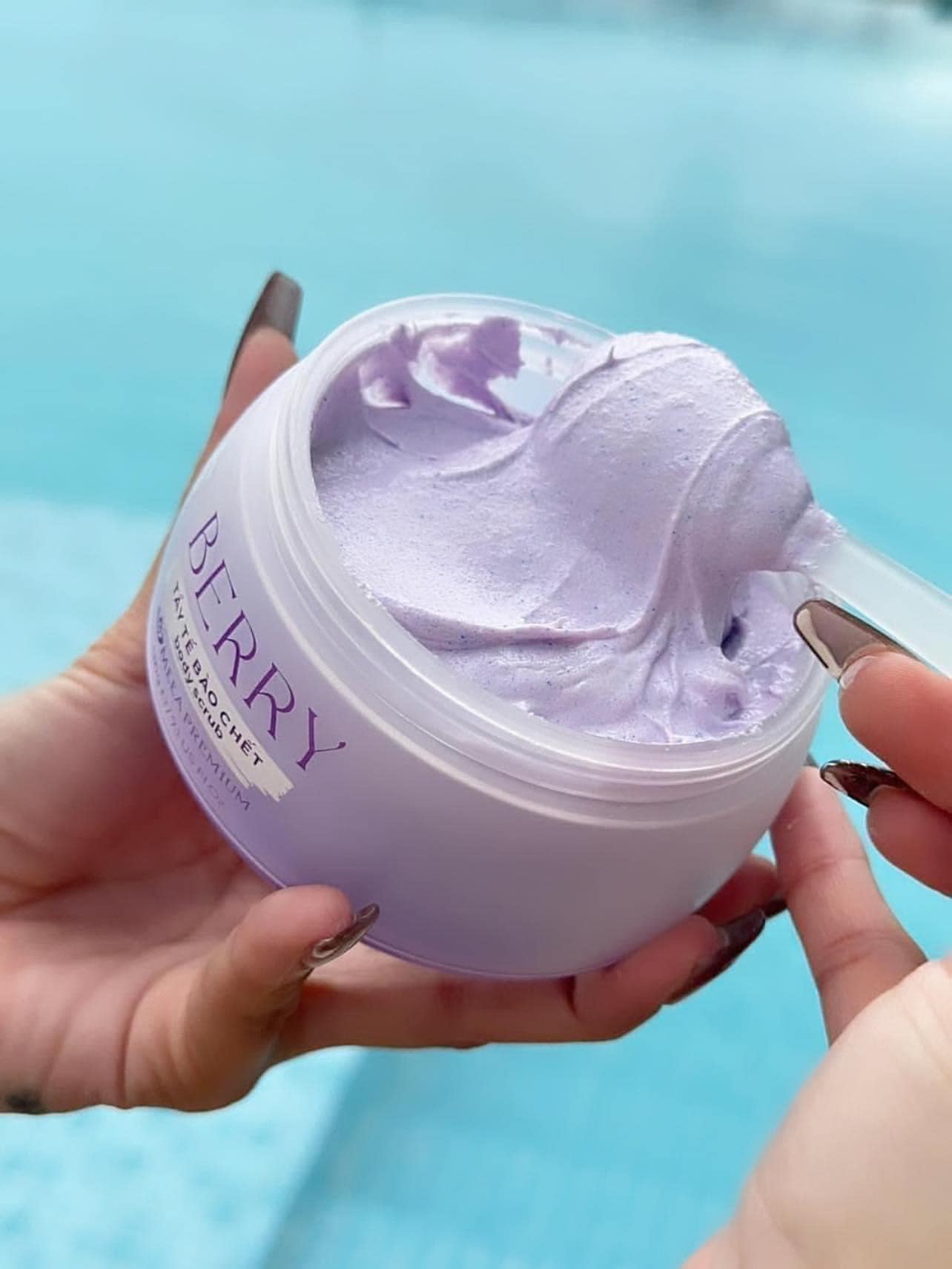 Tẩy Tế Bào Chết Berry Body Scub Meea với các hạt Scrub nhỏ giúp tẩy sạch lớp tế bào chết sần sùi thô ráp trên da một cách dịu nhẹ Tẩy Tế Bào Chết Berry Body Scub Meea với các hạt Scrub nhỏ giúp tẩy sạch lớp tế bào chết sần sùi thô ráp trên da một cách dịu nhẹ