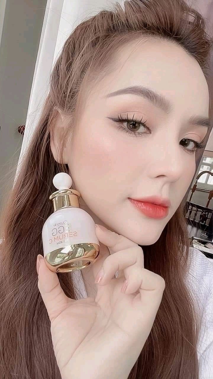 Serum Vitamin C trắng da mờ thâm Queenie Skin Egg Vita C Serum Vitamin C trắng da mờ thâm Queenie Skin Egg Vita C
