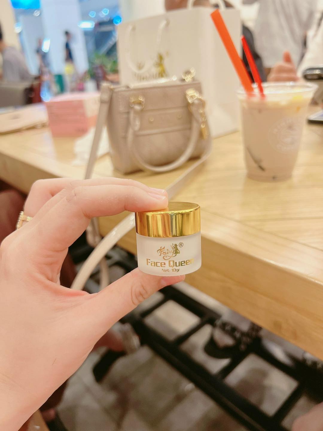 Kem Face Queen Dưỡng Trắng Da Mặt Cao Cấp Fairy Cosmetics Phiên Bản Mini 10gr trắng hồng chỉ sau 3 tuần Kem Face Queen Dưỡng Trắng Da Mặt Cao Cấp Fairy Cosmetics Phiên Bản Mini 10gr trắng hồng chỉ sau 3 tuần