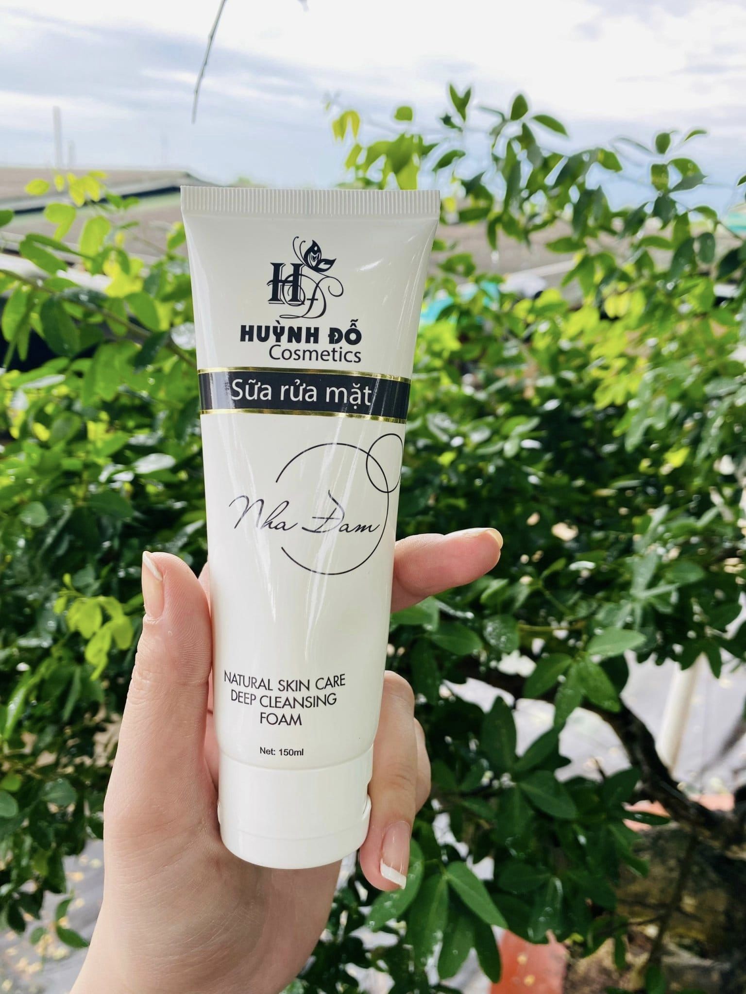 Trắng da cùng Sữa Rửa Mặt Nha Đam Huỳnh Đỗ Chinh phục được những khách hàng kén sữa rửa mặt nhất luôn Trắng da cùng Sữa Rửa Mặt Nha Đam Huỳnh Đỗ Chinh phục được những khách hàng kén sữa rửa mặt nhất luôn