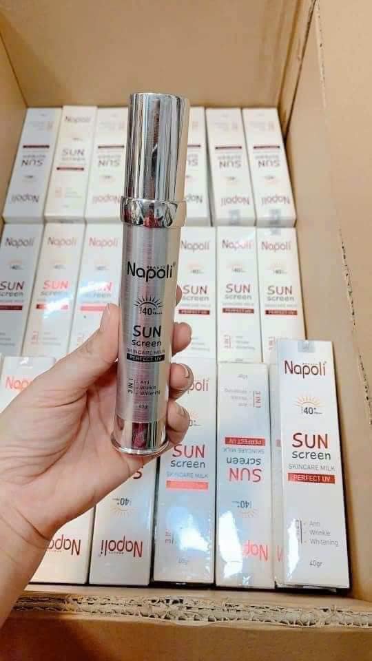 Kem chống nắng Phân Tử Nước NAPOLI dạng sữa lỏng thấm nhanh trên da không vốn cục ráo mịn. Kem chống nắng Phân Tử Nước NAPOLI dạng sữa lỏng thấm nhanh trên da không vốn cục ráo mịn.