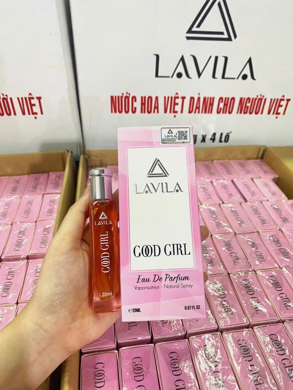 Nước hoa lavila thơm 8-12 tiếng, hàng việt nam chất lượng cao Nước hoa lavila thơm 8-12 tiếng, hàng việt nam chất lượng cao