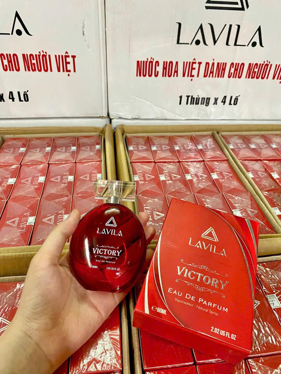 Nước hoa lavila thơm 8-12 tiếng, hàng việt nam chất lượng cao Nước hoa lavila thơm 8-12 tiếng, hàng việt nam chất lượng cao
