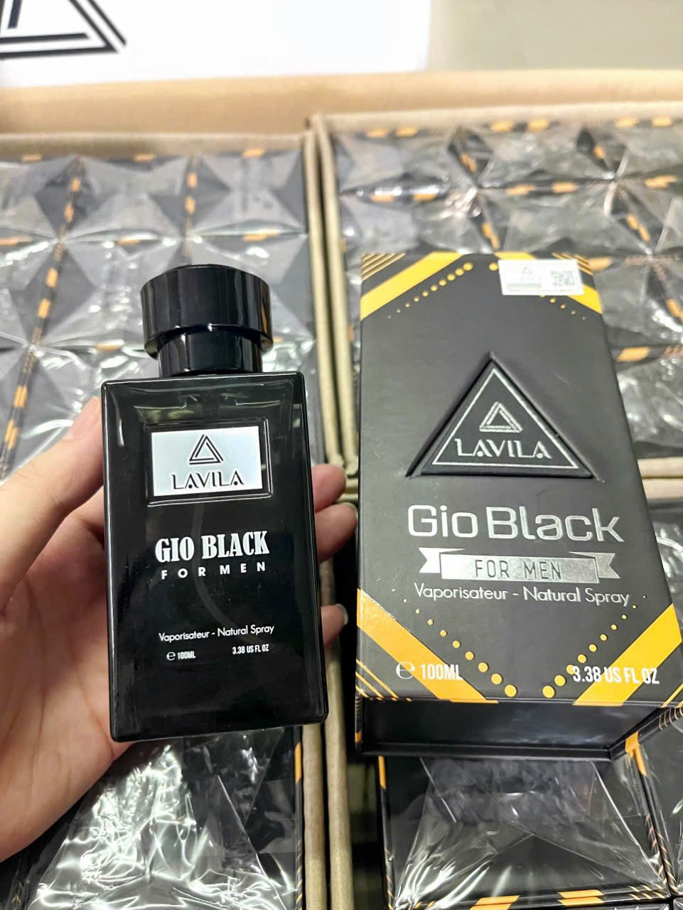 Nước hoa lavila thơm 8-12 tiếng, hàng việt nam chất lượng cao Nước hoa lavila thơm 8-12 tiếng, hàng việt nam chất lượng cao