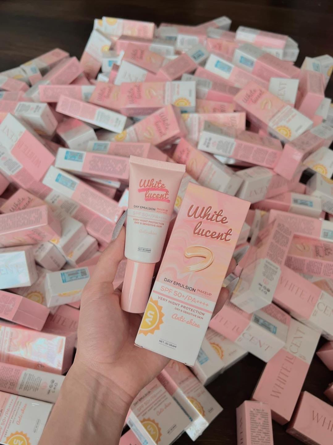 Kem Chống Nắng White Lucent Thanh Tô Cosmetics