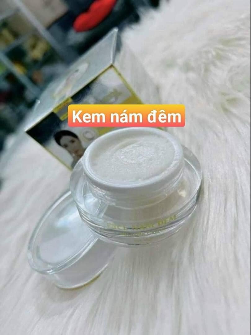 Chỉ với 1 lớp kem Face Nám Đem mỏng mịn trước khi đi ngủ là nàng có thể an tâm tìm lại làn da thanh xuân ngày nào Chỉ với 1 lớp kem Face Nám Đem mỏng mịn trước khi đi ngủ là nàng có thể an tâm tìm lại làn da thanh xuân ngày nào