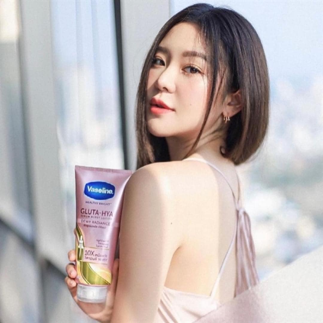 Yêu Chiều Làn Da Sữa Dưỡng Thể Vaseline 10X Màu Hồng Yêu Chiều Làn Da Sữa Dưỡng Thể Vaseline 10X Màu Hồng