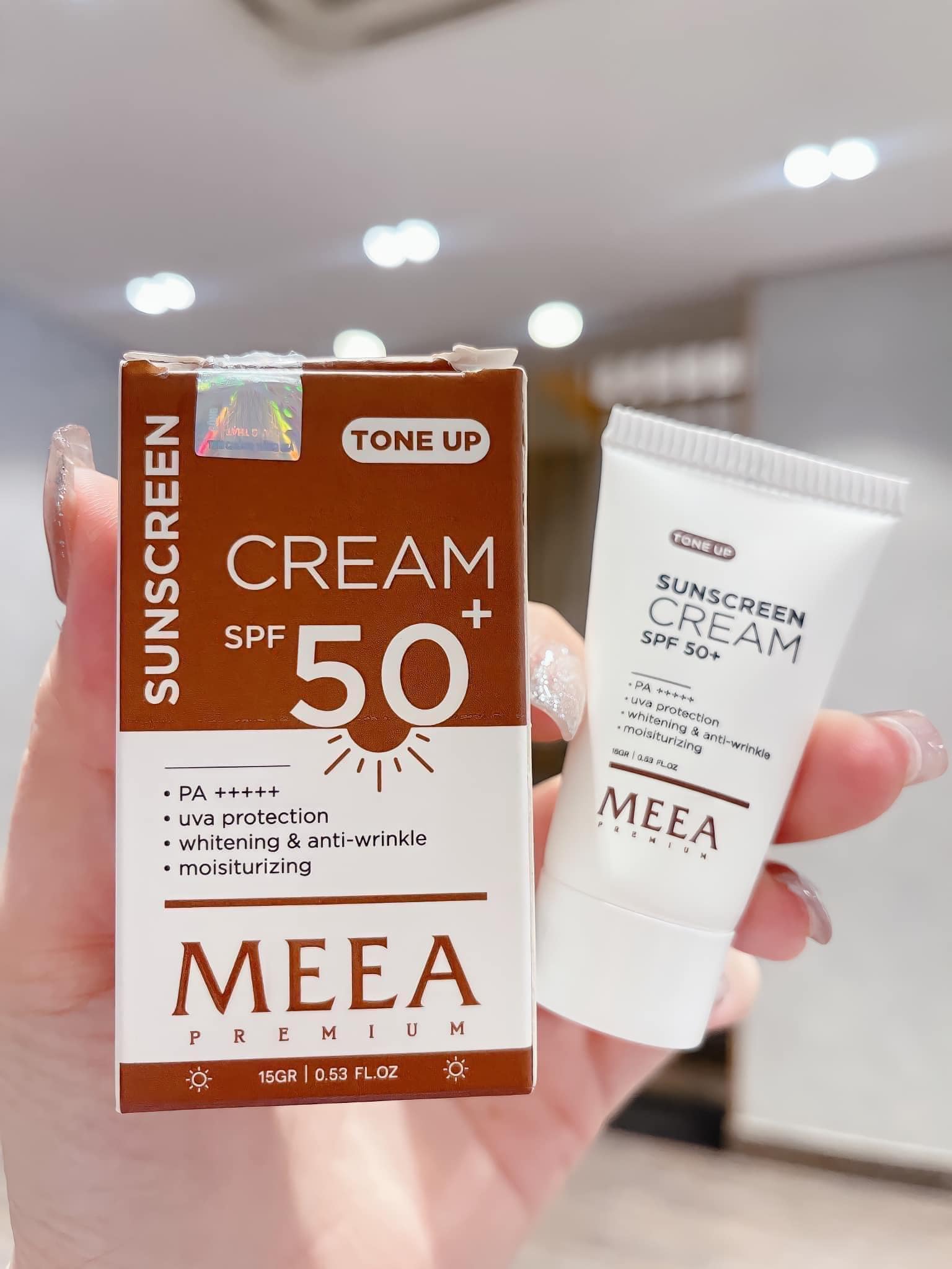 Kem chống nắng size mini 15ml cho chị em nào dùng thử nè